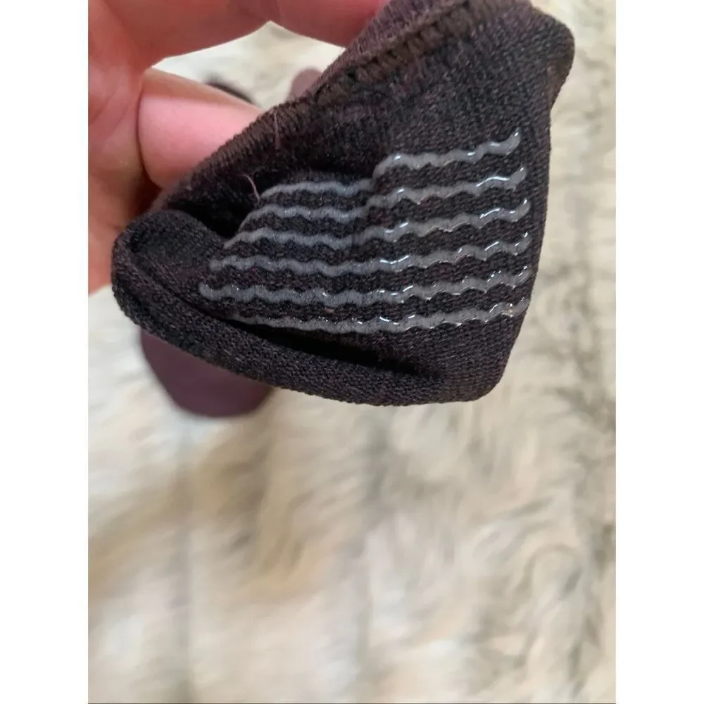 NWOT Cole Haan Brown No Show Socks Size 4-10